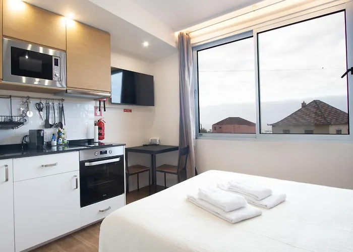 The Jolie - Porto Moniz